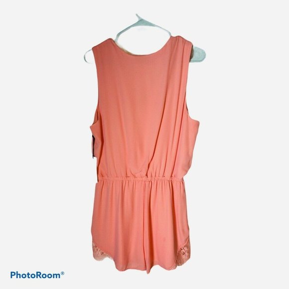 Cupcakes And Cashmere- Irina Lace Romper NWT - Picture 3 of 7